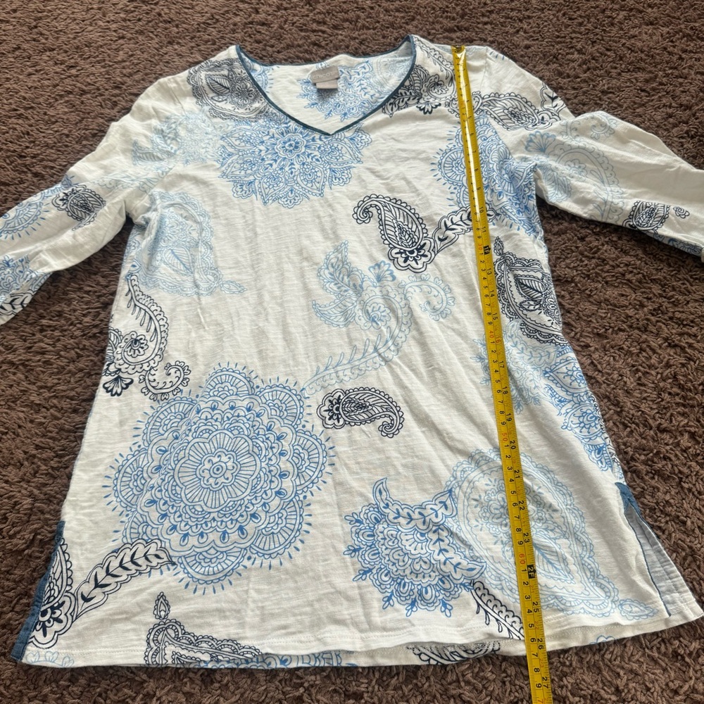 Chicos Blue White Paisley Toile V Neck Top Tunic Size 0 S Small - Picture 4 of 6